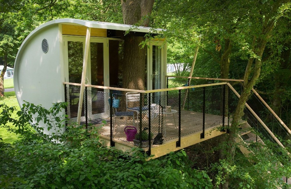 bijzonder overnachten in een boomhut